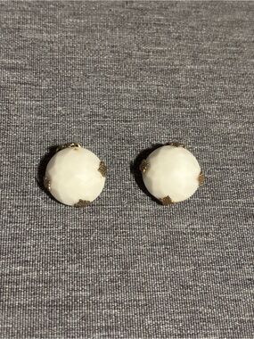 Vogue Vintage Clip On Earrings-1950s